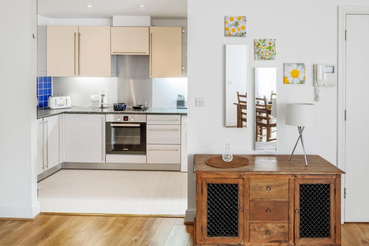 Comfortable And Bright Apartment In Tower Bridge London Eksteriør billede