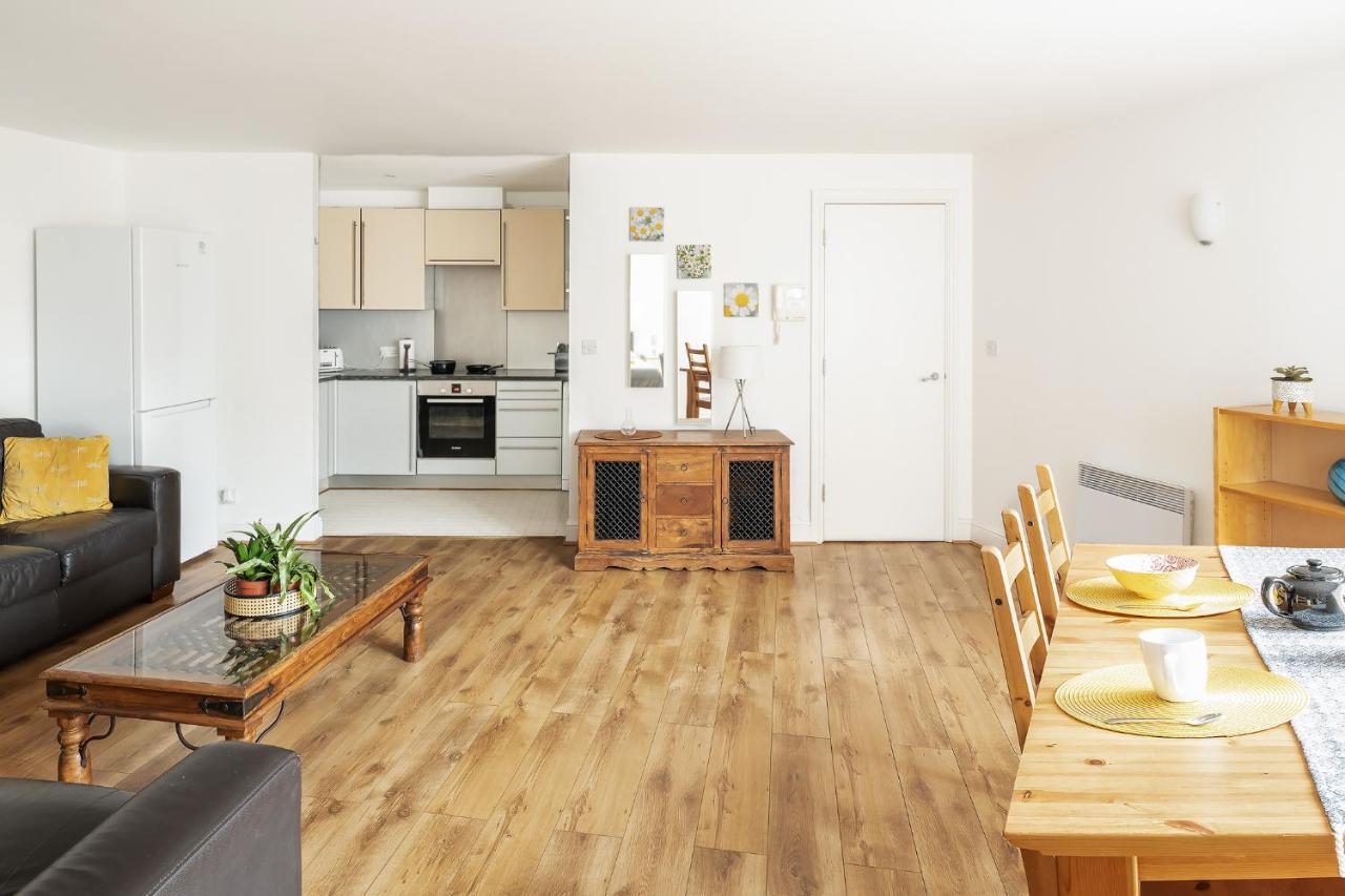Comfortable And Bright Apartment In Tower Bridge London Eksteriør billede